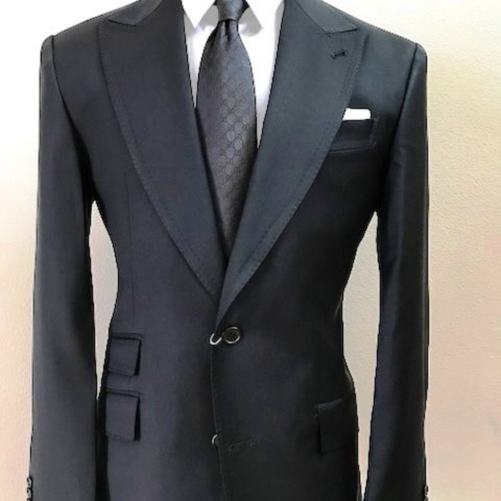 Black classic super 180 Tombojlini wool suit